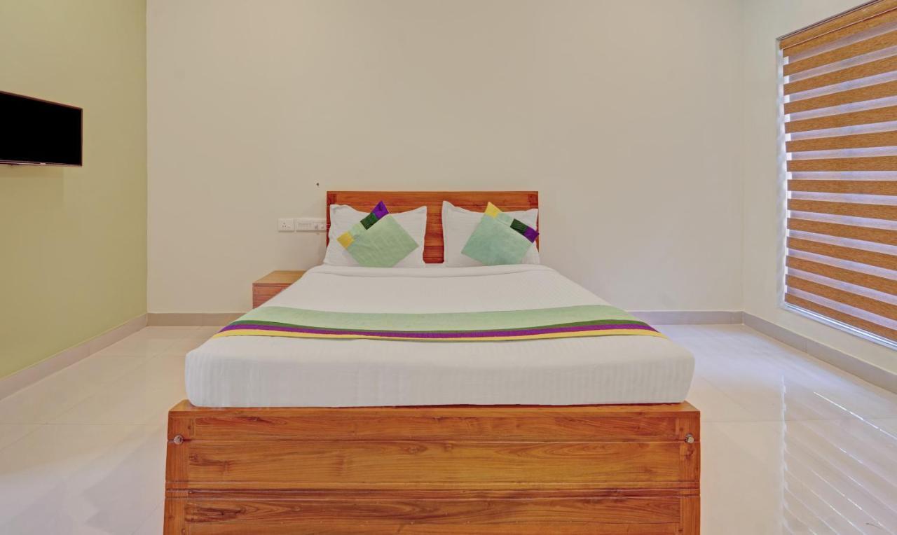 Hotel Sreepathi Nirmalyam 400 Mts From Guruvayoor Temple Guruvāyūr Zewnętrze zdjęcie