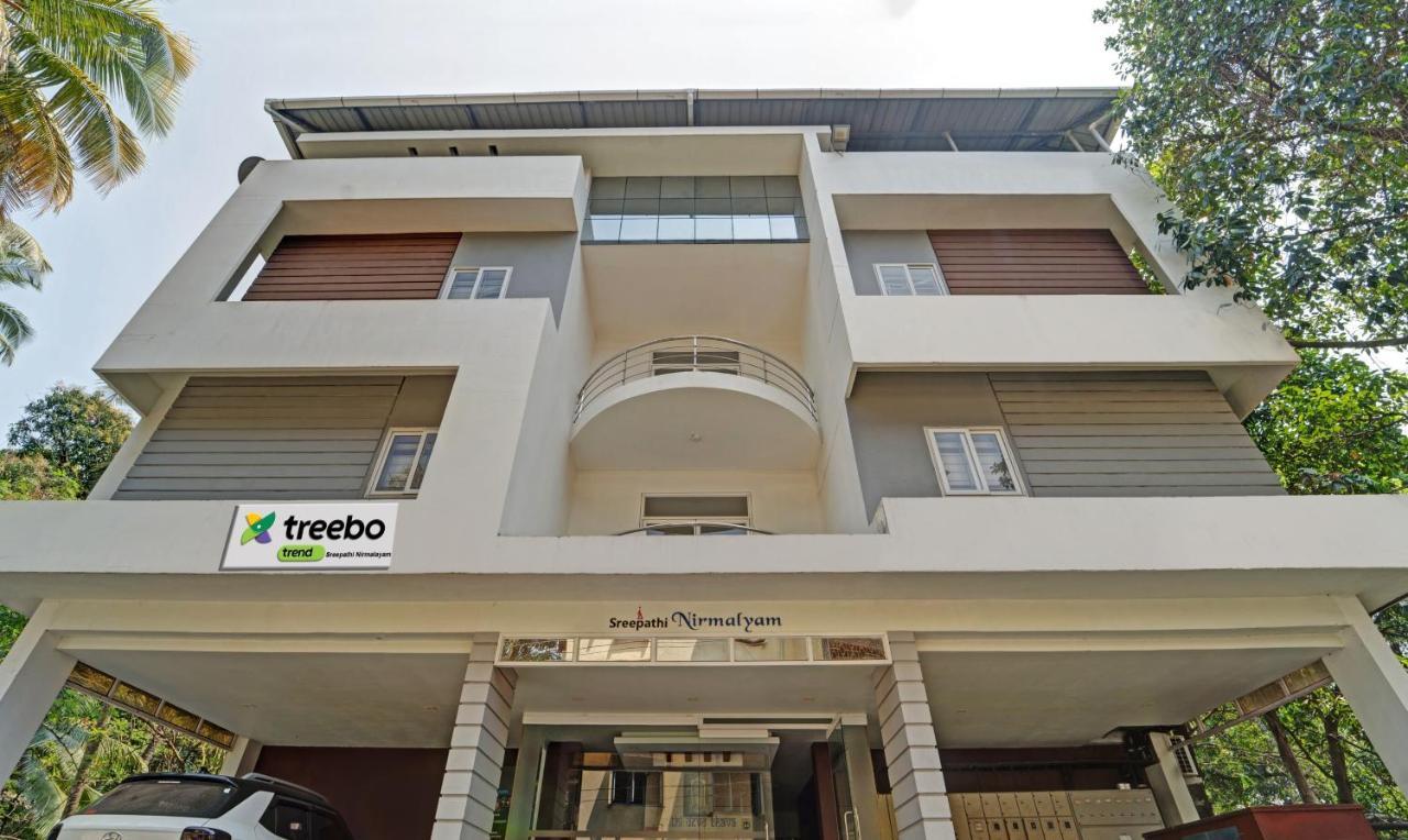 Hotel Sreepathi Nirmalyam 400 Mts From Guruvayoor Temple Guruvāyūr Zewnętrze zdjęcie